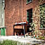 MONTOWNIA Lofts & Experience
