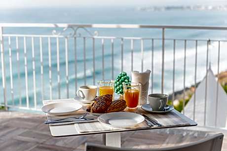 Deluxe Double Room with Balcony and Sea View