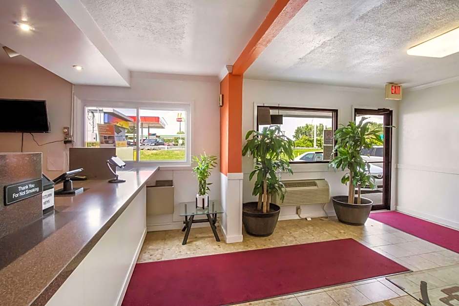 Motel 6-Rossford, OH