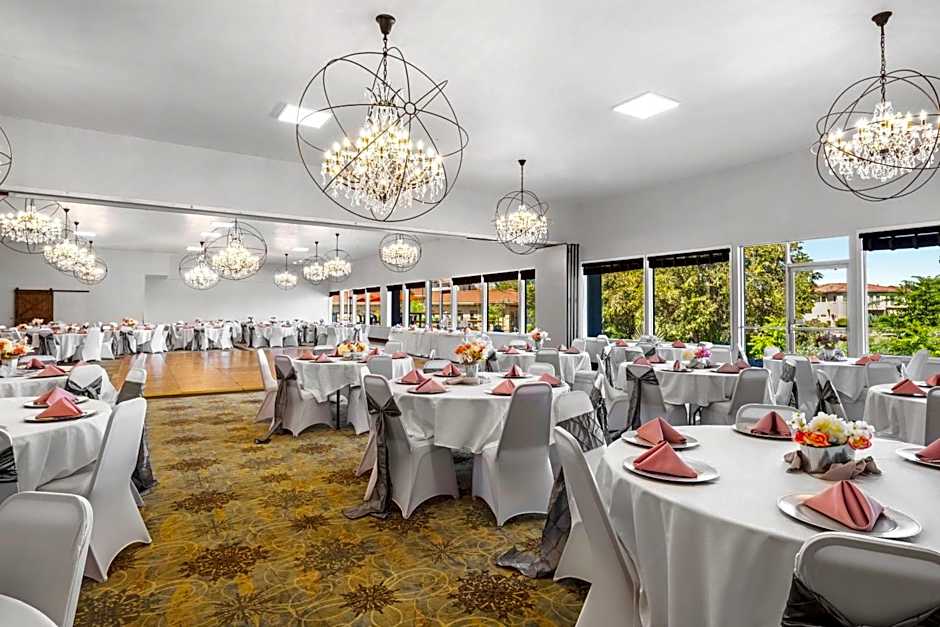 Richland Riverfront Hotel and Conference Center, Ascend Hotel Collection