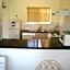 Tradewinds McLeod Holiday Apartments