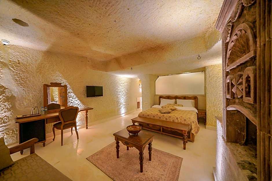 Fairyland Cave Hotel