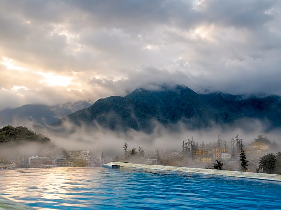 Sapa Village Hotel
