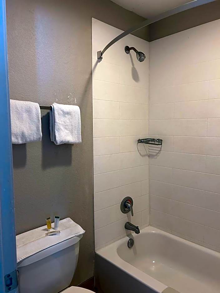 Days Inn by Wyndham Kingman West