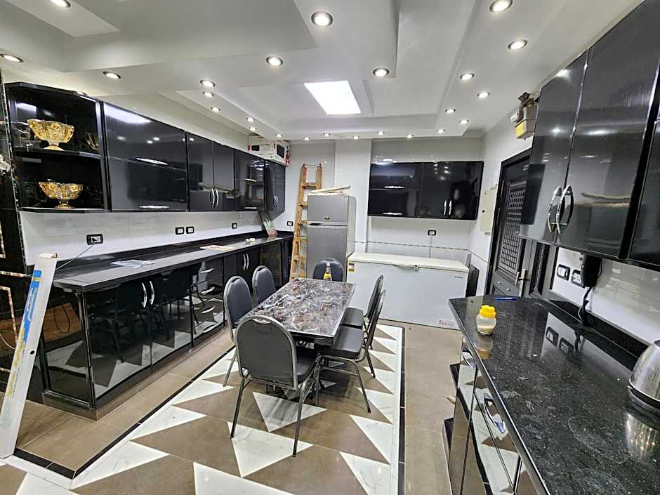 شقة فاخرة وفيو خرافى فى maadi