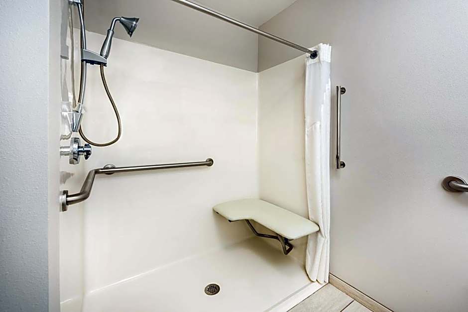 Holiday Inn Express Warrenton Hotel By IHG