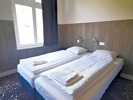 Classic Room with 2 Twin Beds