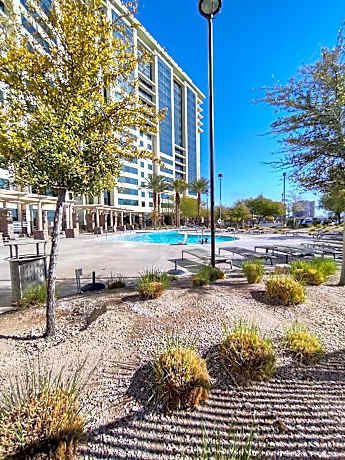 1 bedroom condo F1 / Superbowl Availability