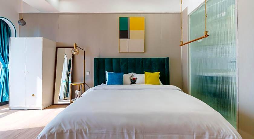 Sunny Apartment Of Grand Continental