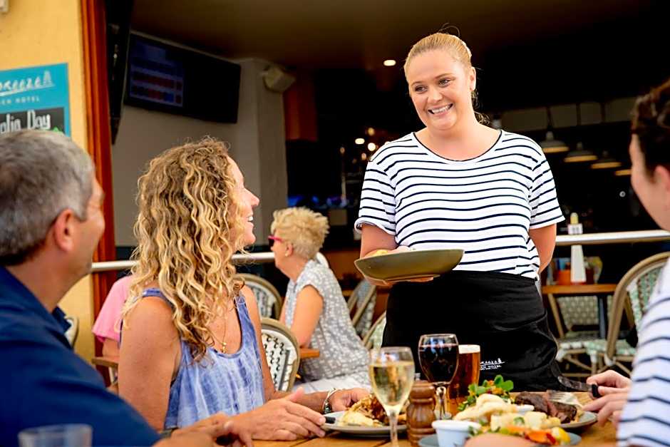 Seabreeze Beach Hotel