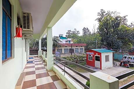 Hotel Chitrarth And Party Lawn