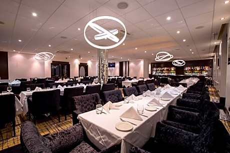 Single Room Shared Bathroom