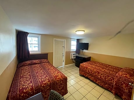 Suite with Four Double Beds