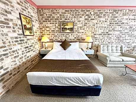Queen Room