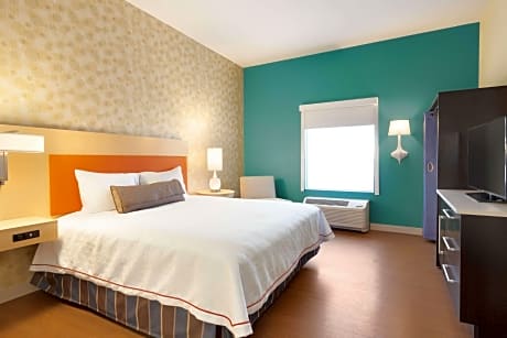 1 Queen Bed Studio Nonsmoking