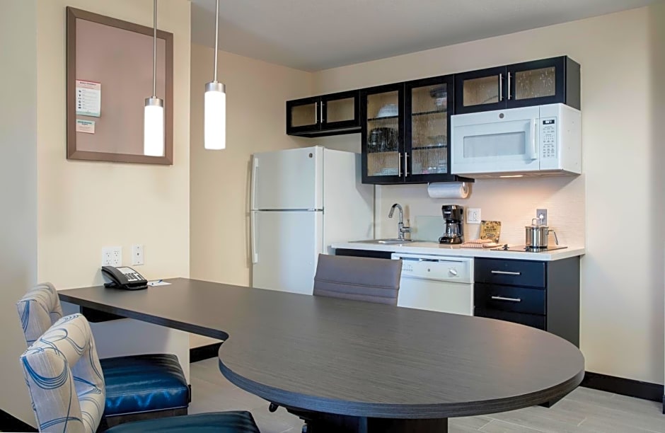 Candlewood Suites - Miami Exec Airport - Kendall, an IHG Hotel