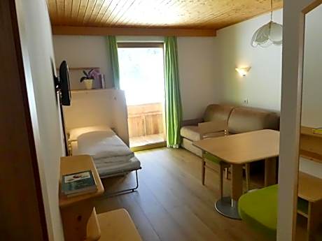 Apartment with Garden View