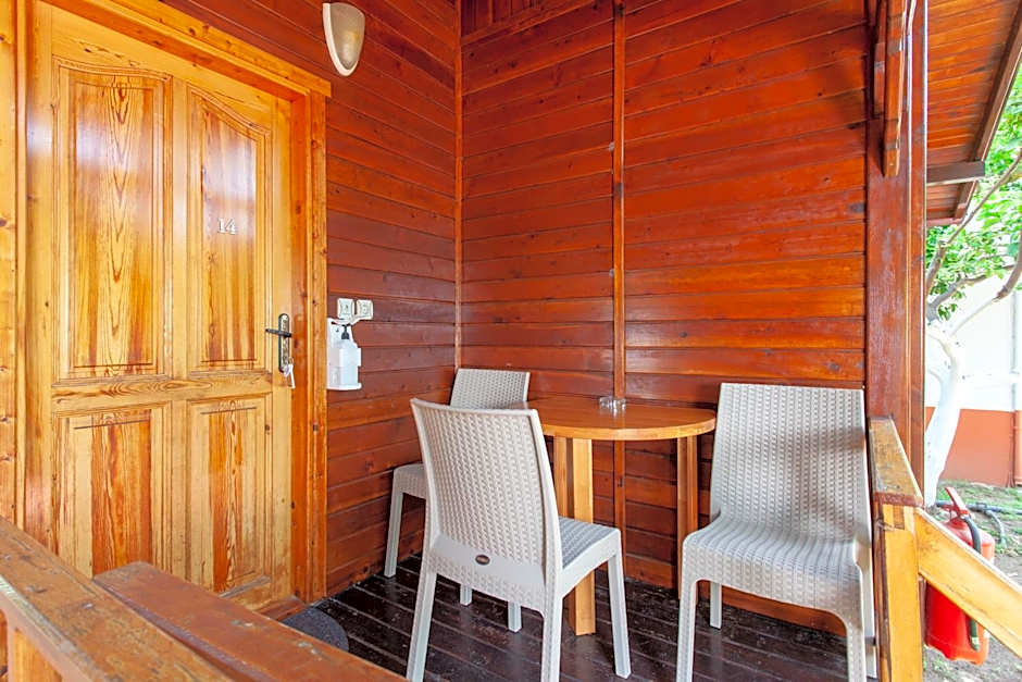 Baris Pension & Bungalows