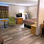 Super 8 by Wyndham Green Bay Near Stadium