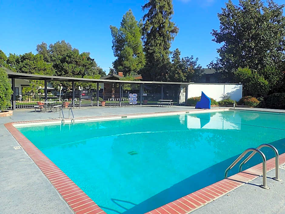 Lamp Liter Inn Visalia, an Ascend Collection Hotel