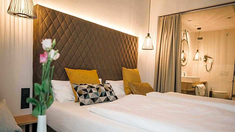 LOOM Hotel & Skybar