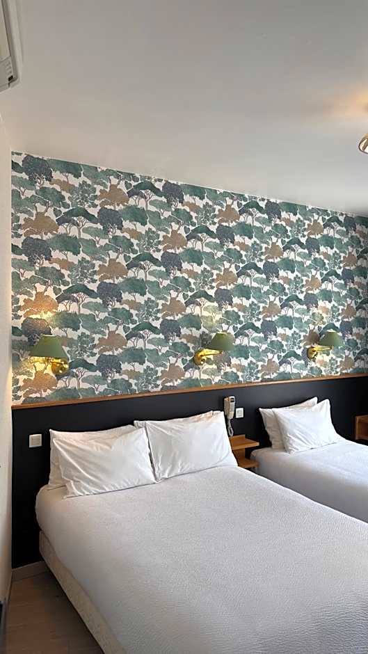 Logis Hôtel Restaurant Grand Hôtel de Lyon