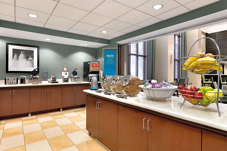 Hampton Inn & Suites Mahwah
