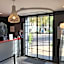 Hotel Sixteen Paris Montrouge