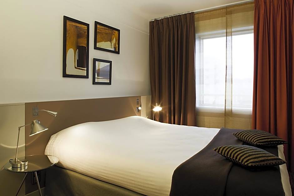 Residence Mercure Paris La Defense Grande Arche