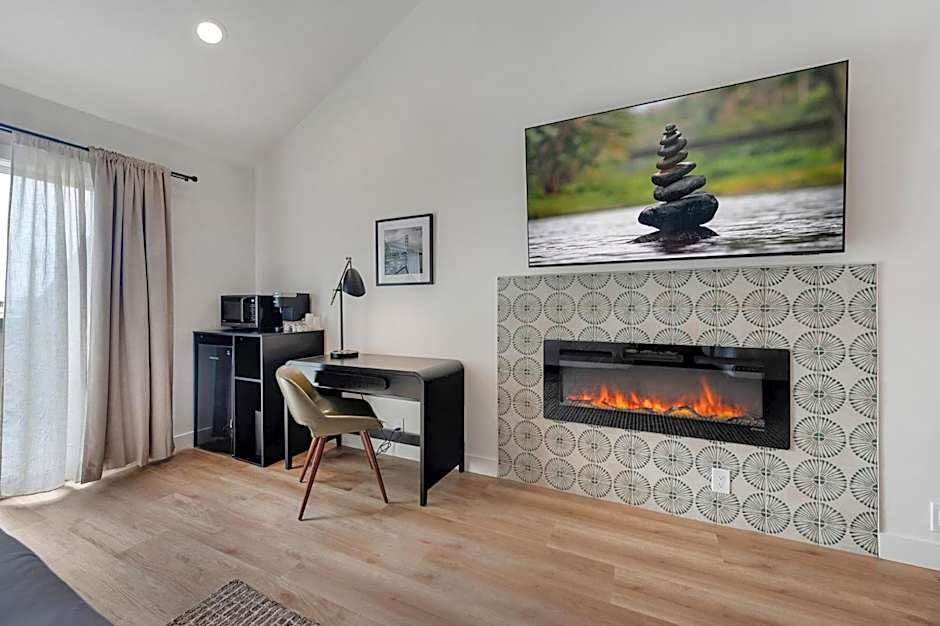 Bodega Coast Inn and Suites