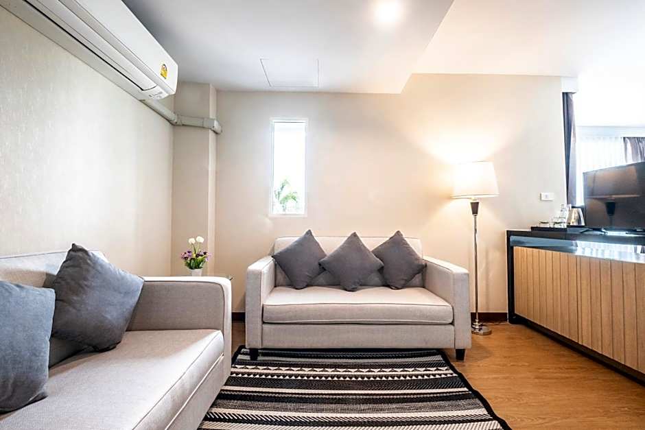 The Airport Courtyard Suvarnabhumi Airport