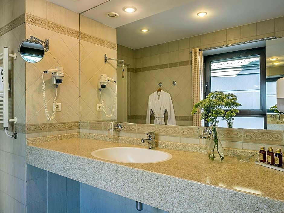 Grata by Centrum Hotels