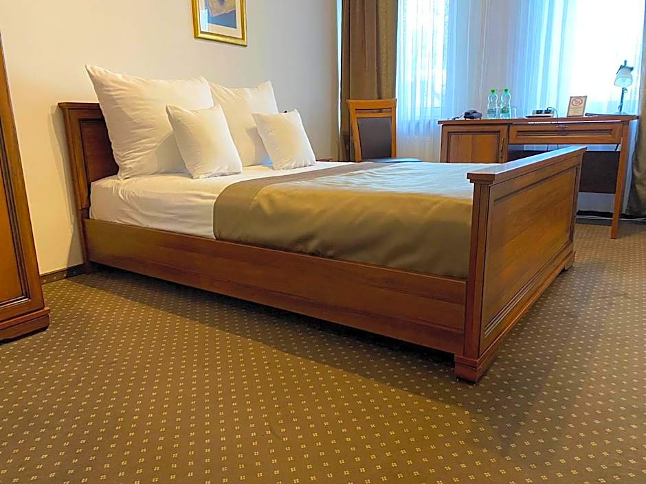 Photo 1 of 4 of Double Room