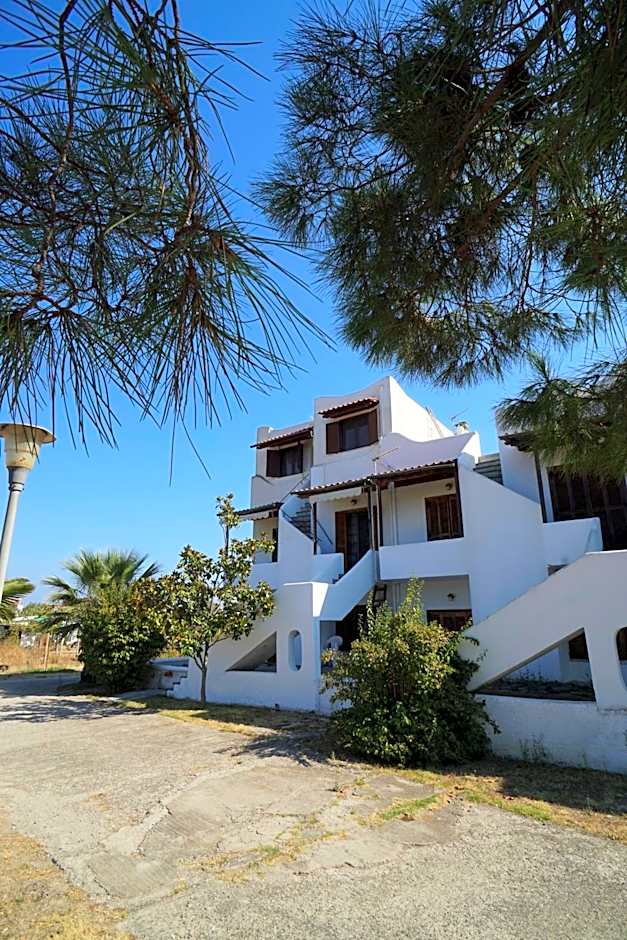 Solon and Teo Summer House in Avdira beach