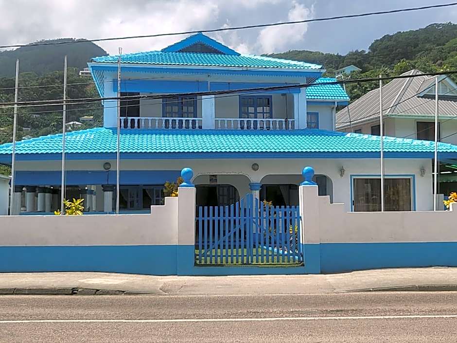 Le Chateau Bleu Hotel