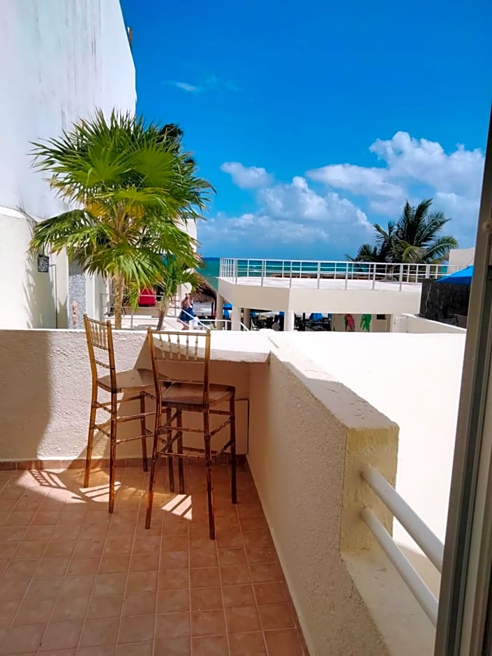 Playa Maya by MIJ - Beachfront Hotel
