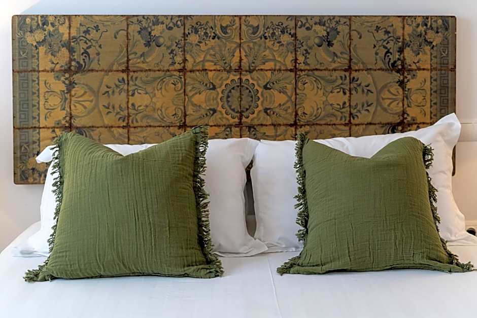 Moorea Boutique - Only Adults