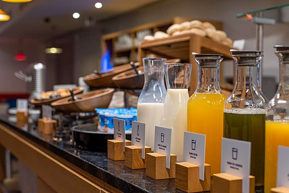 Holiday Inn Express Lisbon Airport By IHG