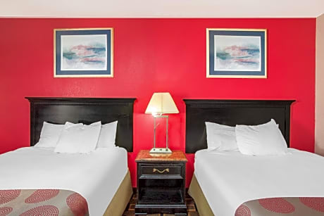 Deluxe Two Room Suite with Two Double Beds- Non-Smoking