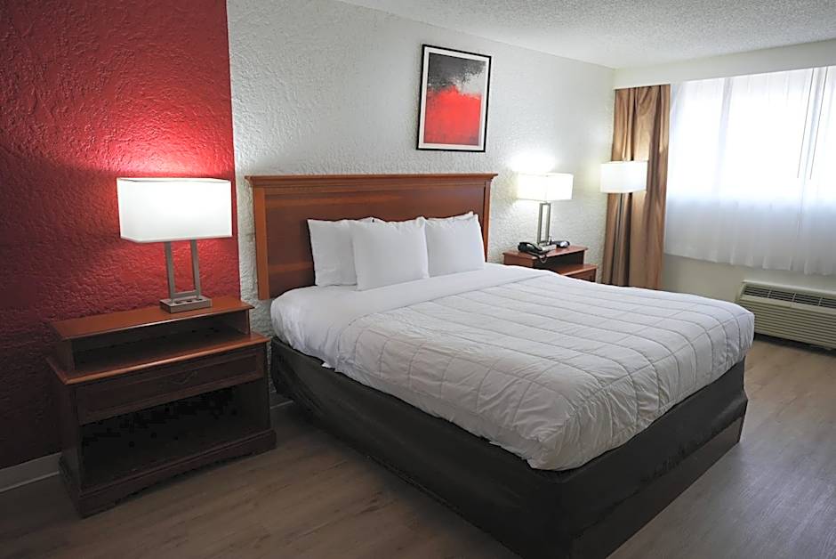 Clarion Hotel Broken Arrow - Tulsa
