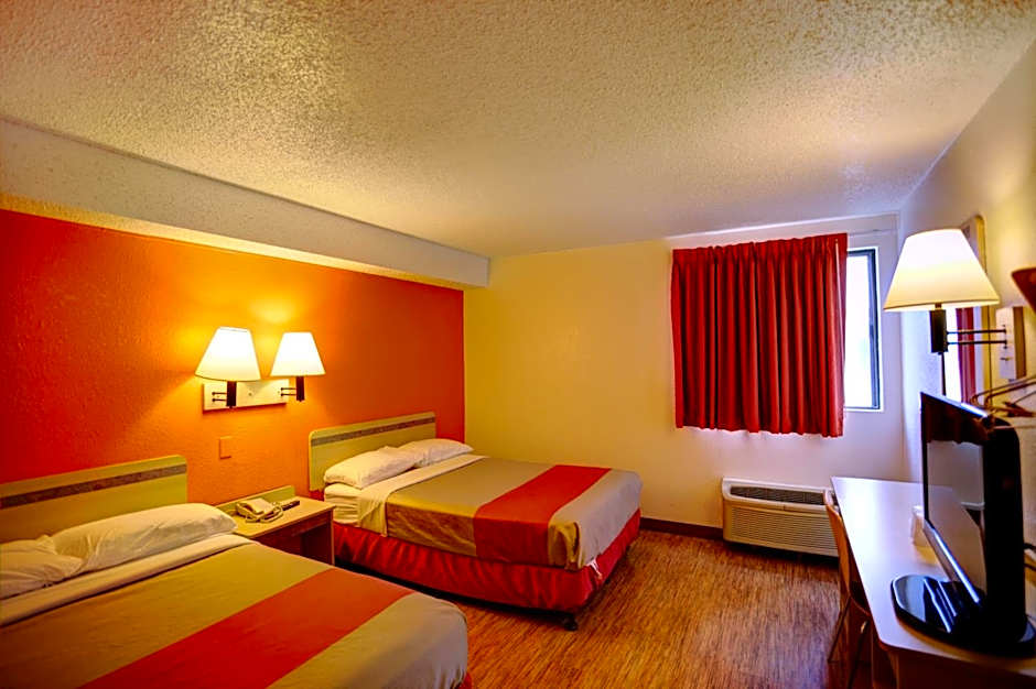 Motel 6-Council Bluffs, IA - Omaha East