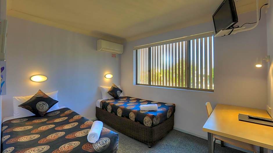 Bay Air Motel