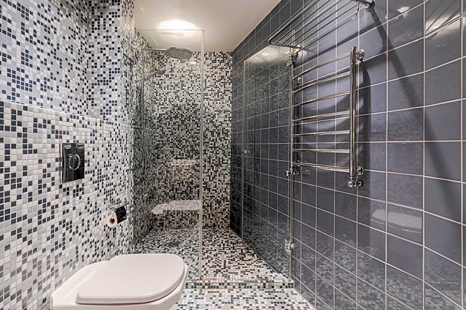 Metropole Hotel by Semarah