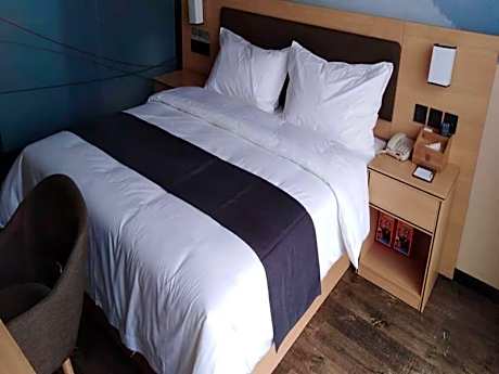 Thank Inn Plus Hotel Henan Kaifeng Tongxu county Renmin Road