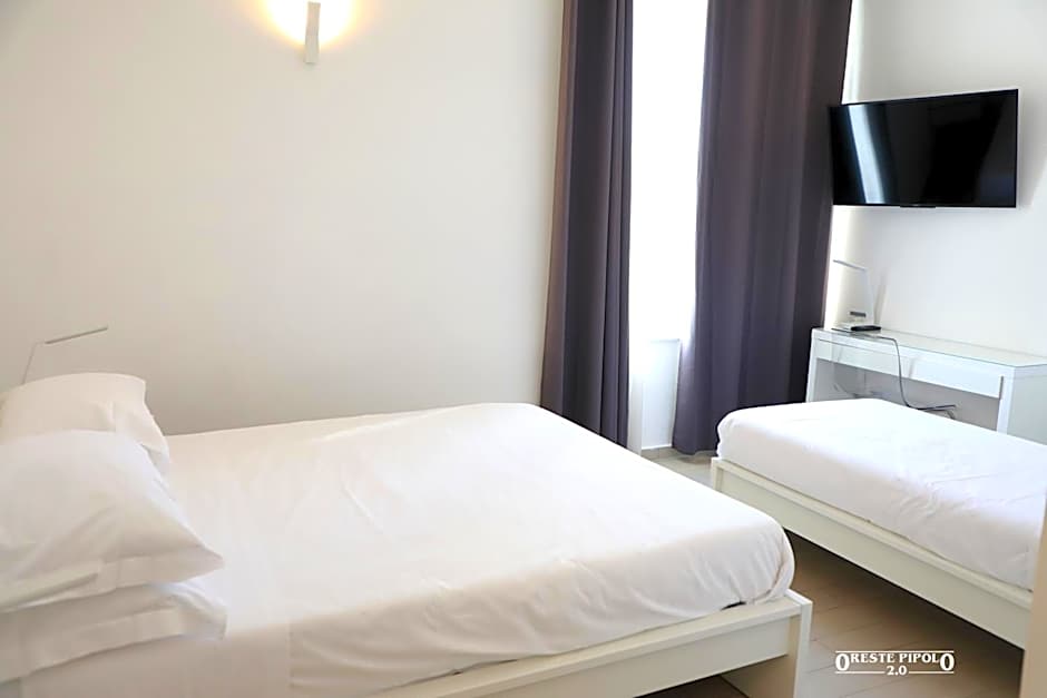 Up Hotel