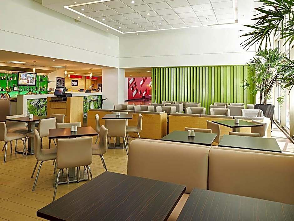 Ibis Cancun Centro Hotel