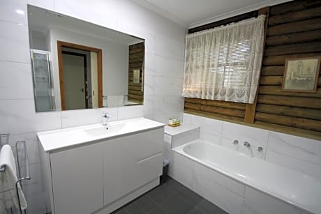 2 Bedroom Cottage