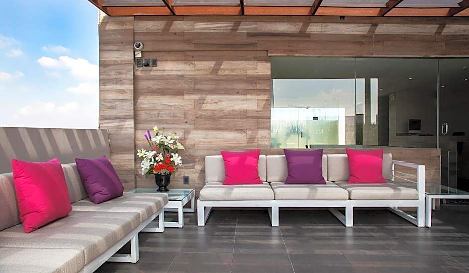 Isaaya Hotel Boutique by WTC