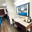Pinckneyville Inn and Suites