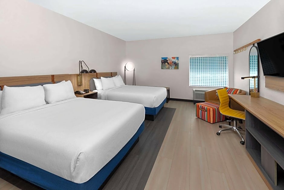 La Quinta Inn & Suites by Wyndham El Paso East Loop-375